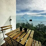 Pd D\'Wharf Duplex 3Br - Full Seaview